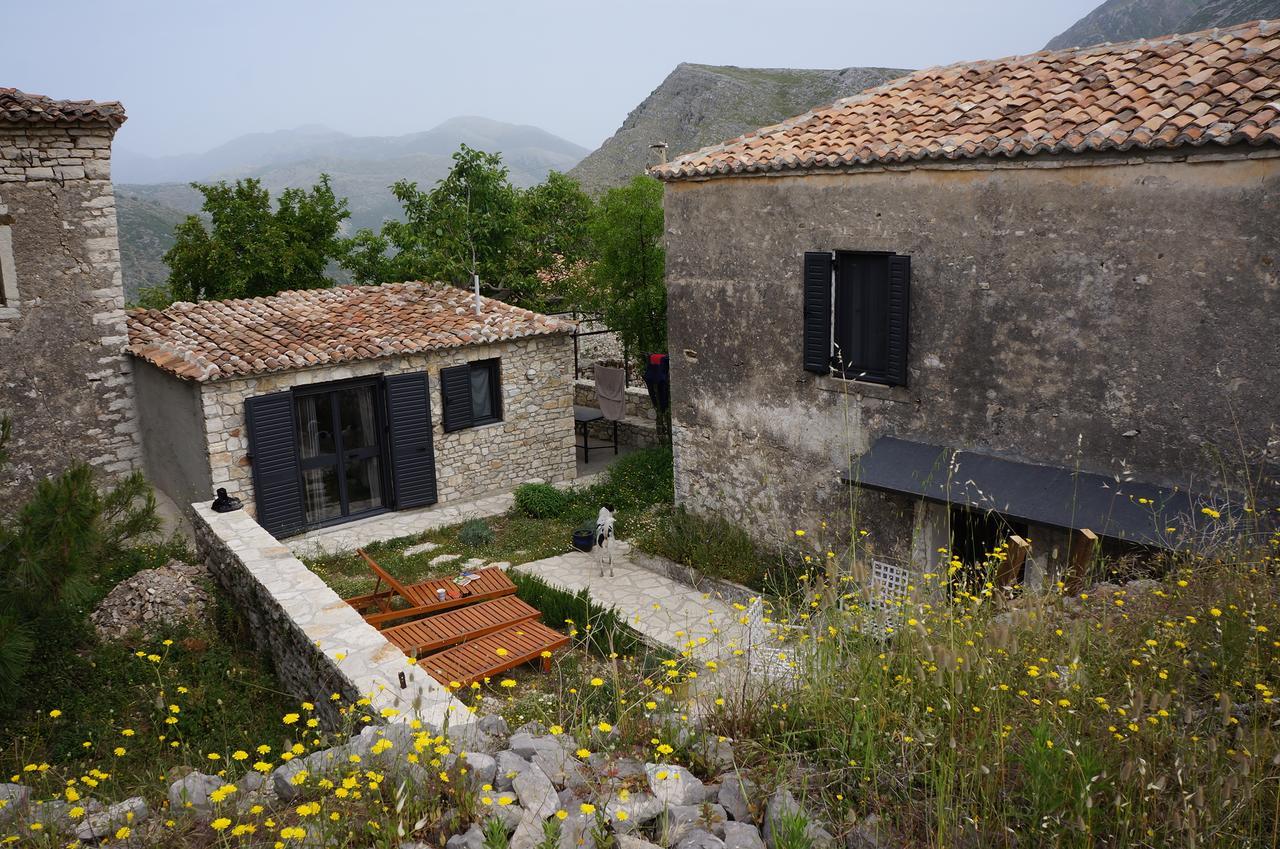 Les Villas de Qeparo Exterior foto